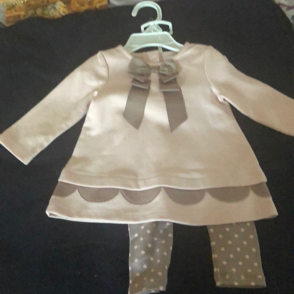 Adorable two piece set never worn